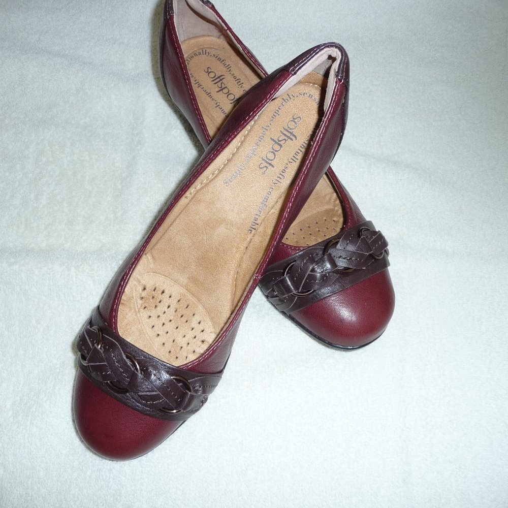 Softspots pumps w/toe detailing